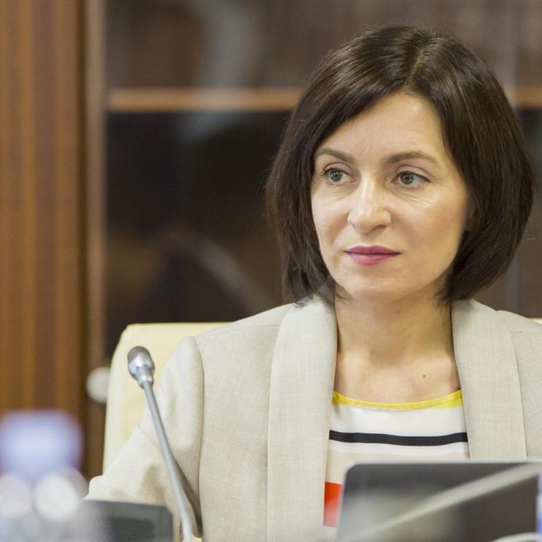 Die neu ernannte Premierministerin der Republik Moldau, Maia Sandu, nimmt an der ersten Sitzung des neuen Kabinetts in Chisinau, Moldau, teil.