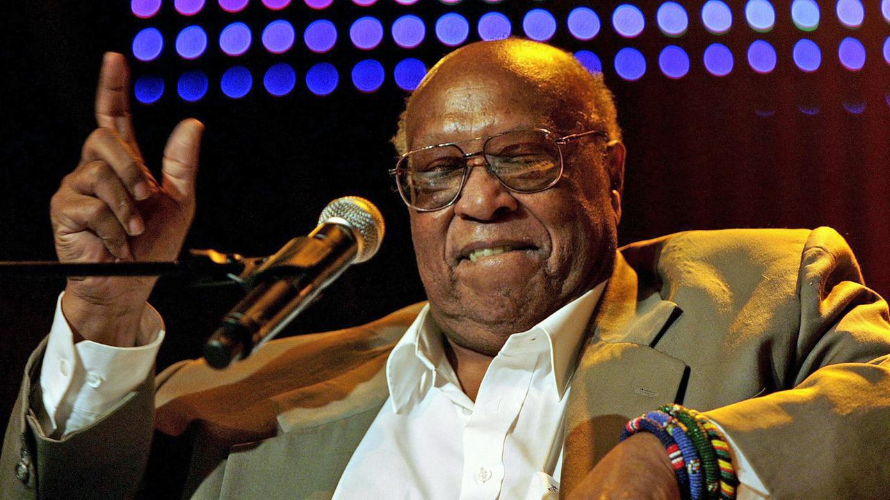 Der US Jazz- und Soul-Pianist Les McCann im Juni 2006 während der Eröffnung des 40. Montreux Jazz Festivals in der Schweiz Der US Jazz- und Soul-Pianist Les McCann im Juni 2006 während der Eröffnung des 40. Montreux Jazz Festivals in der Schweiz
