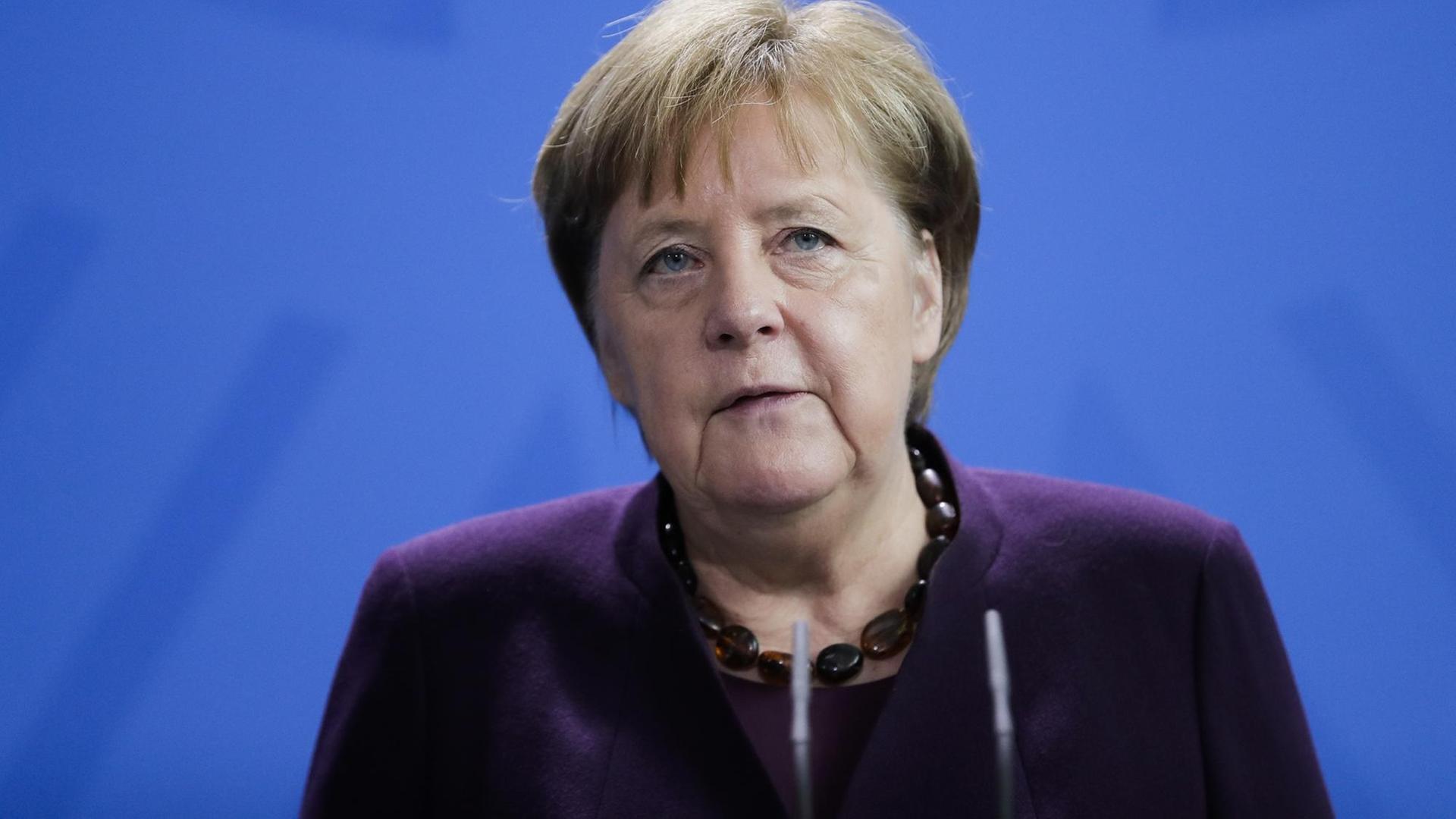 Bundeskanzlerin Merkel hat mit Entsetzen auf die Gewalttat von Hanau reagiert. Bundeskanzlerin Merkel hat mit Entsetzen auf die Gewalttat von Hanau reagiert.