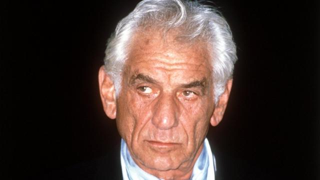 Der amerikanische Künstler Leonard Bernstein, aufgenommen am 14. August 1985