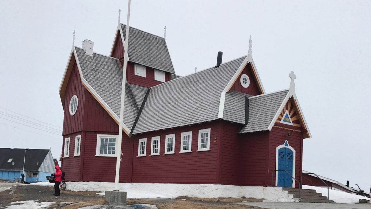 Das achteckige "Tintenfass Gottes" auf der westgrönlandischen Disko-Insel.