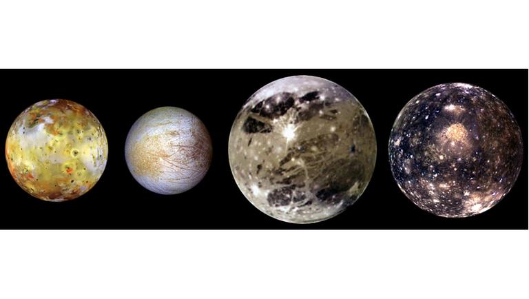 Die Namen der vier großen Jupitermonde Io, Europa, Ganymed und Kallisto gehen auf Simon Marius zurück. Die Namen der vier großen Jupitermonde Io, Europa, Ganymed und Kallisto gehen auf Simon Marius zurück.