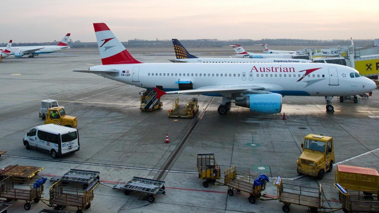 Passagiermaschinen auf dem Flughafen Wien. Passagiermaschinen auf dem Flughafen Wien.