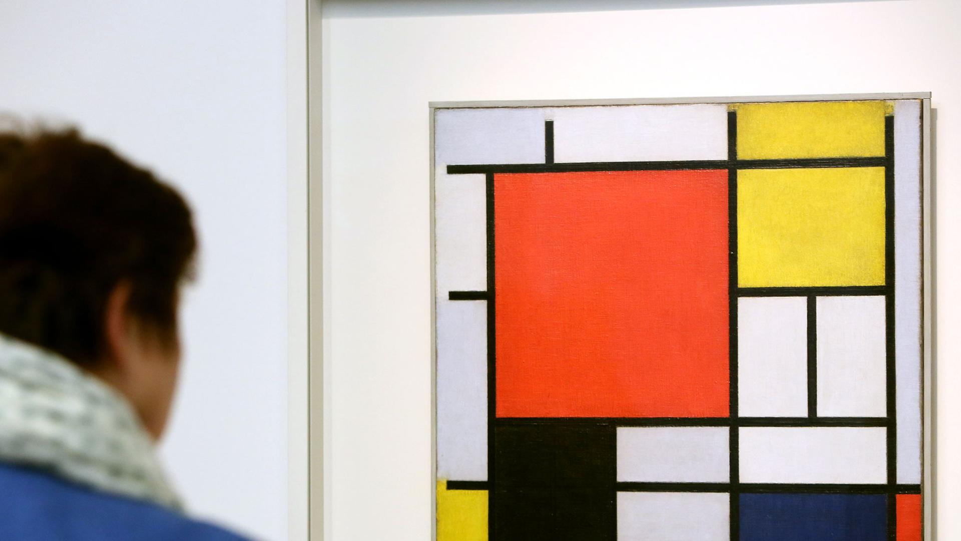 Das Bild "Komposition mit Linien und Farben III" von Piet Mondrian hängt am 30.01.2014 im Museum Bucerius Kunst Forum in Hamburg in der Ausstellung "Mondrian. Farbe". Die Ausstellung ist vom 01.02.2014 bis zum 11.05.2014 für Besucher geöffnet. Das Bild "Komposition mit Linien und Farben III" von Piet Mondrian hängt am 30.01.2014 im Museum Bucerius Kunst Forum in Hamburg in der Ausstellung "Mondrian. Farbe". Die Ausstellung ist vom 01.02.2014 bis zum 11.05.2014 für Besucher geöffnet.