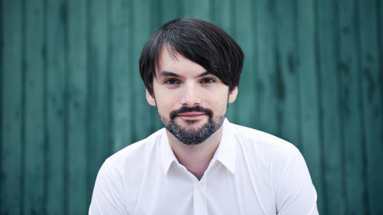 Porträt von Saša Stanišić. Porträt von Saša Stanišić.