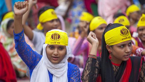 Protest in Dhaka im November 2015 gegen Frauengewalt.