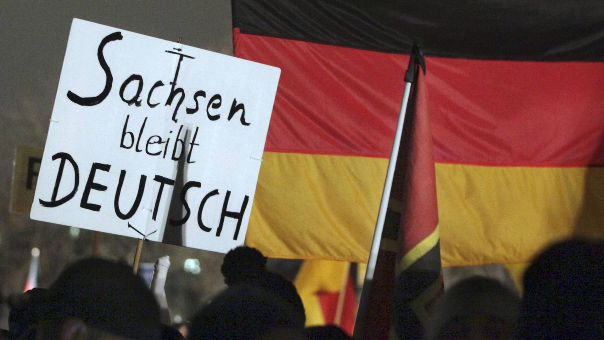 Aufnahme von einer Pegida-Kundgebung am 5. Januar Aufnahme von einer Pegida-Kundgebung am 5. Januar