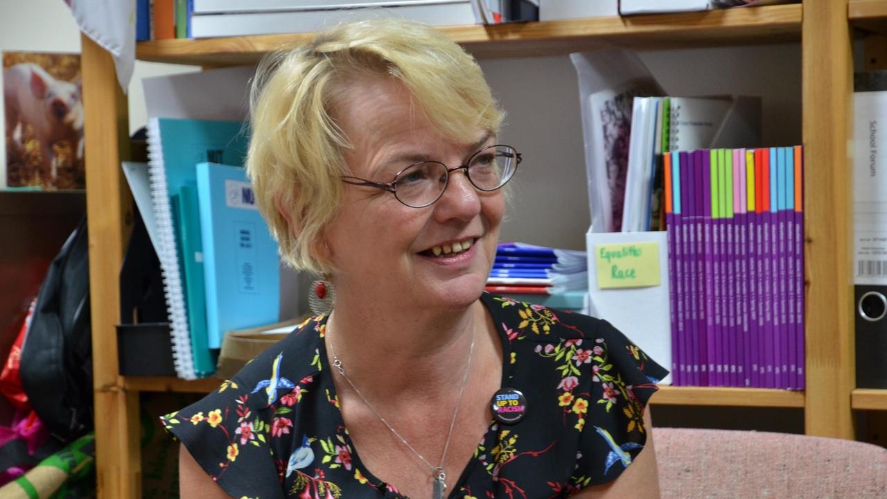 Sally Kincaid, Vertreterin der Lehrergewerkschaft National Education Union, in ihrem Büro in einem Gemeindezentrum von Wakefield in West Yorkshire. Sally Kincaid, Vertreterin der Lehrergewerkschaft National Education Union, in ihrem Büro in einem Gemeindezentrum von Wakefield in West Yorkshire.