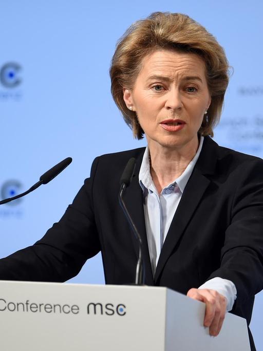 Ursula von der Leyen (CDU), Bundesverteidigungsministerin, spricht am 16.02.2018 auf der 54. Münchner Sicherheitskonferenz im Hotel Bayerischer Hof.