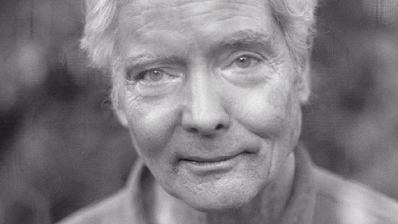 W. S. Merwin im Jahr 2009 schaut in die Kamera. Zweimal gewann er den Pulitzer Preis. W. S. Merwin im Jahr 2009 schaut in die Kamera. Zweimal gewann er den Pulitzer Preis.