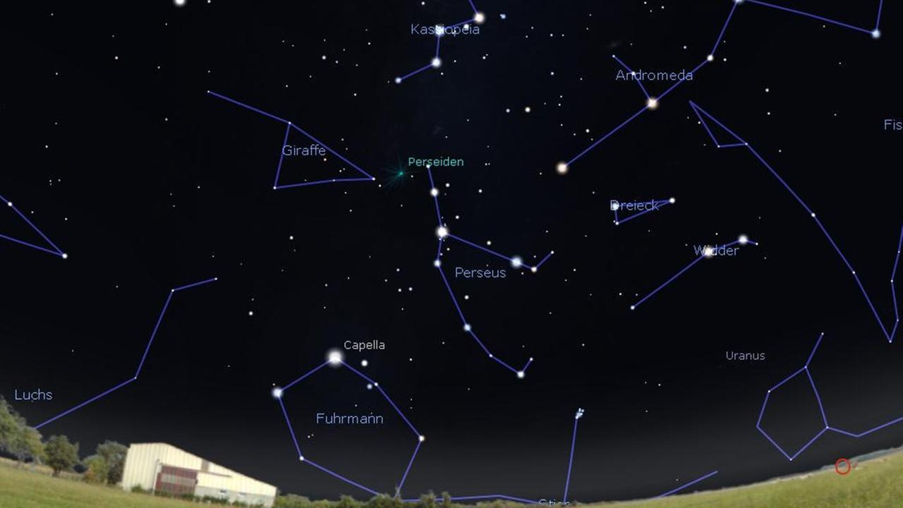 Nach Mitternacht steigt der Perseus, der Ausstrahlungsbereich der Perseiden-Sternschnuppen, am Nordosthimmel auf