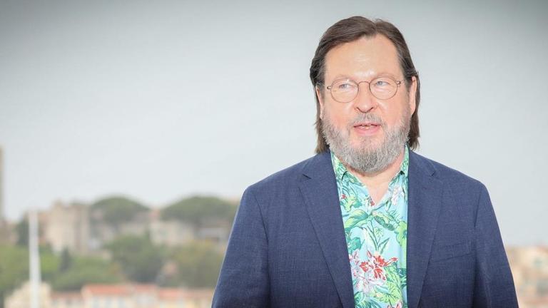 Lars von Trier posiert in Cannes Lars von Trier posiert in Cannes