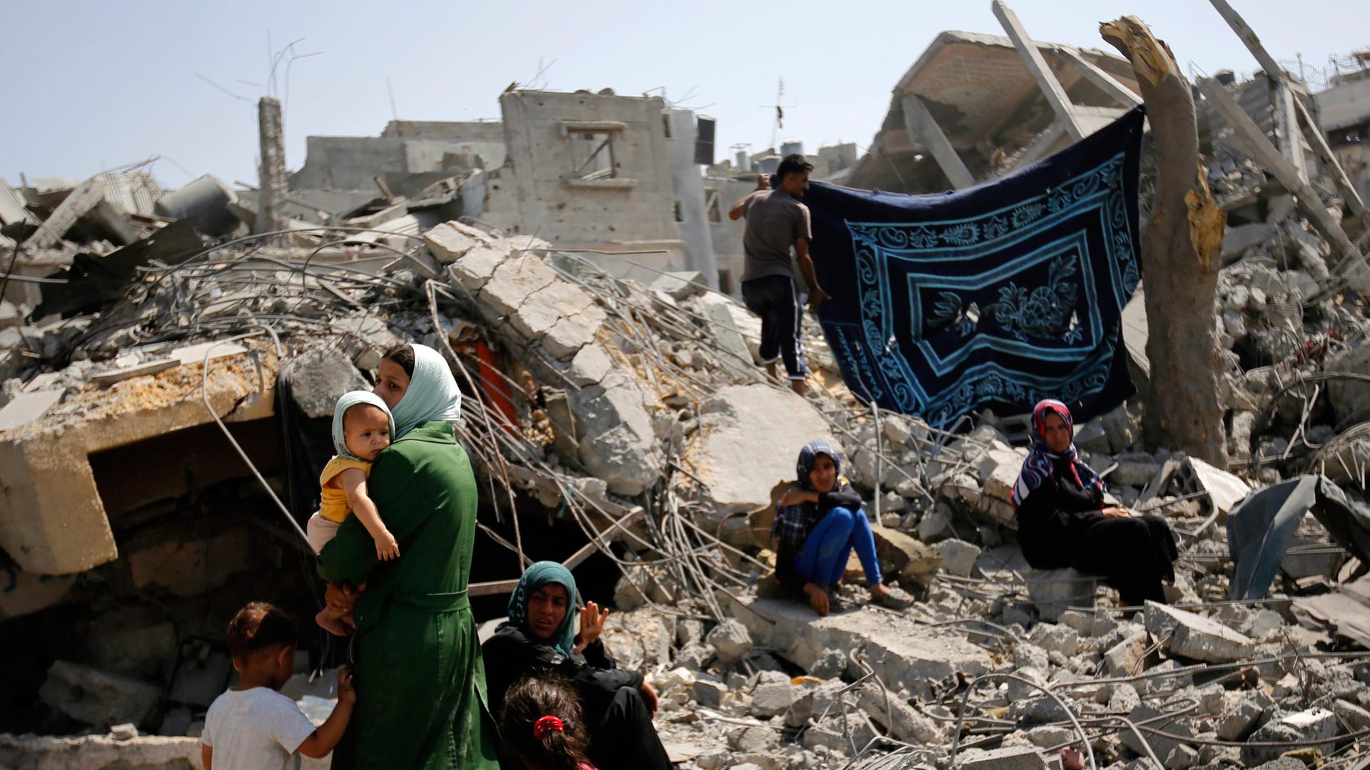 Ein zerstörtes Haus in Gaza Stadt nach einem israelischen Luftangriff am 4. August 2014. Ein zerstörtes Haus in Gaza Stadt nach einem israelischen Luftangriff am 4. August 2014.