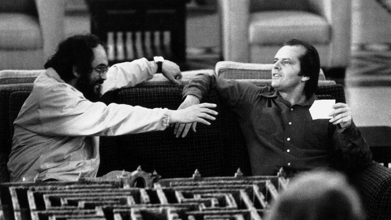 Das Bild zeigt den Regisseur Stanley Kubrick im Gespräch mit Jack Nicholson. Das Bild zeigt den Regisseur Stanley Kubrick im Gespräch mit Jack Nicholson.