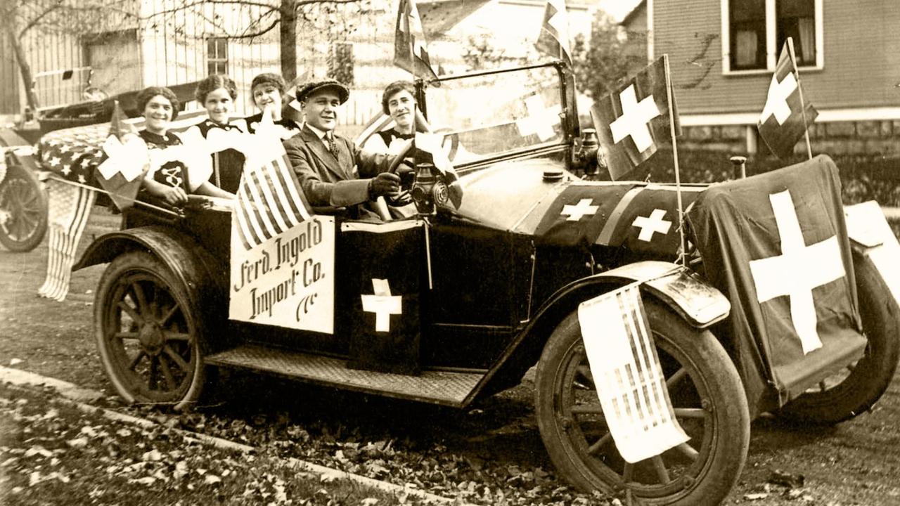 Der in die USA ausgewanderte Ferdinand Ingold mit seiner Familie bei der "Cheese Days Parade" 1915 in Monroe. Der in die USA ausgewanderte Ferdinand Ingold mit seiner Familie bei der "Cheese Days Parade" 1915 in Monroe.