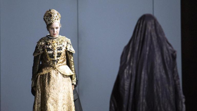 Dircé (Elsa Dreisig) steht Medea noch siegessicher (Sonya Yoncheva) gegenüber Dircé (Elsa Dreisig) steht Medea noch siegessicher (Sonya Yoncheva) gegenüber