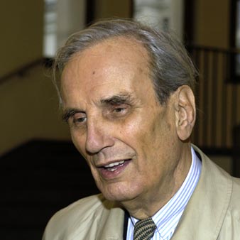 Joachim Fest, ehemaliger Redakteur des RIAS und Autor von Bestseller-Biografien über Hitler und Albert Speer Joachim Fest, ehemaliger Redakteur des RIAS und Autor von Bestseller-Biografien über Hitler und Albert Speer