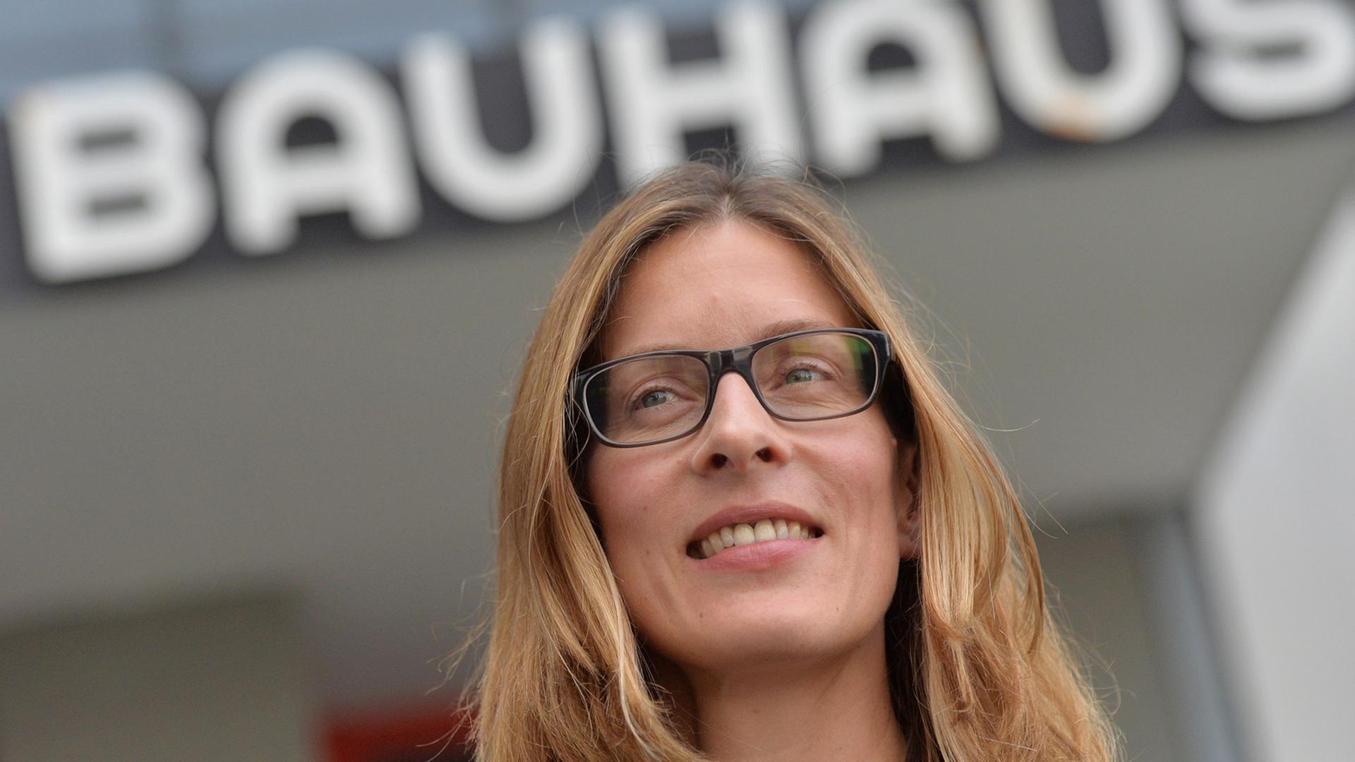 Eine Nahaufnahme der Direktorin Claudia Perren Eine Nahaufnahme der Direktorin Claudia Perren