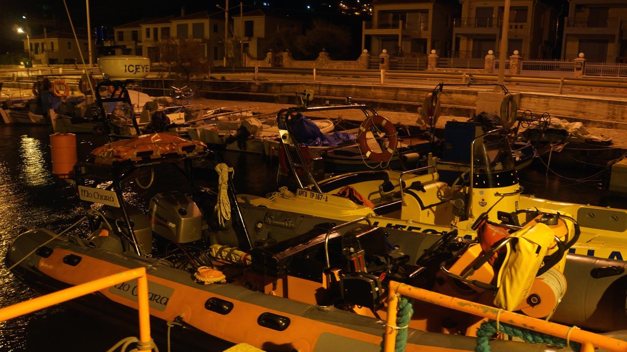 Rettungsboote im Hafen für die Rettung von Flüchtlingen.