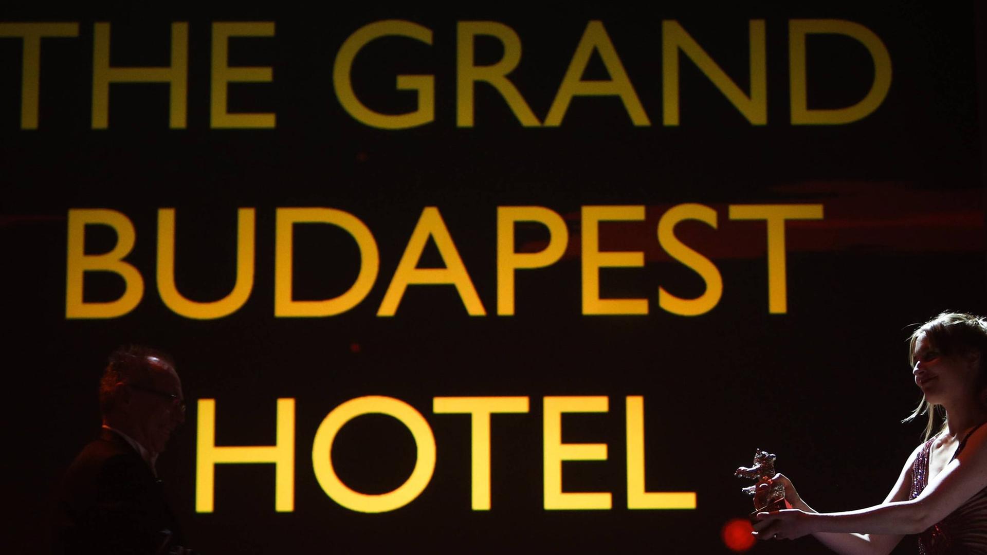 Preisverleihung: Silberner Bär für "The Grand Budapest Hotel" 64. Berlinale 2014 Preisverleihung: Silberner Bär für "The Grand Budapest Hotel" 64. Berlinale 2014