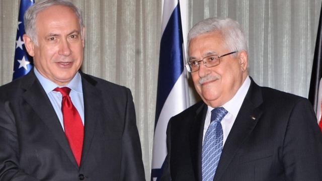 Benjamin Netanjahu (l.) und Mahmud Abbas bei einem Nahost-Gipfel 2010.