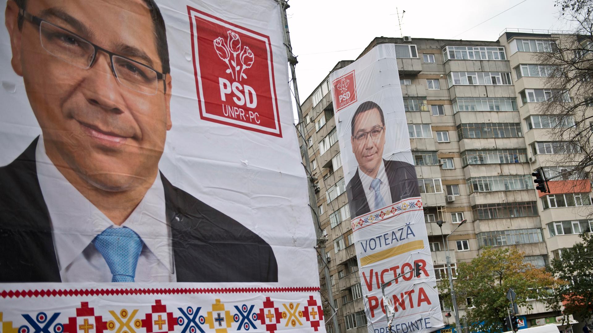 Wahplakate in den Straßen von Bucharest, auf denen der rumänische Regierungschef Ponta um Stimmen wirbt. Wahplakate in den Straßen von Bucharest, auf denen der rumänische Regierungschef Ponta um Stimmen wirbt.