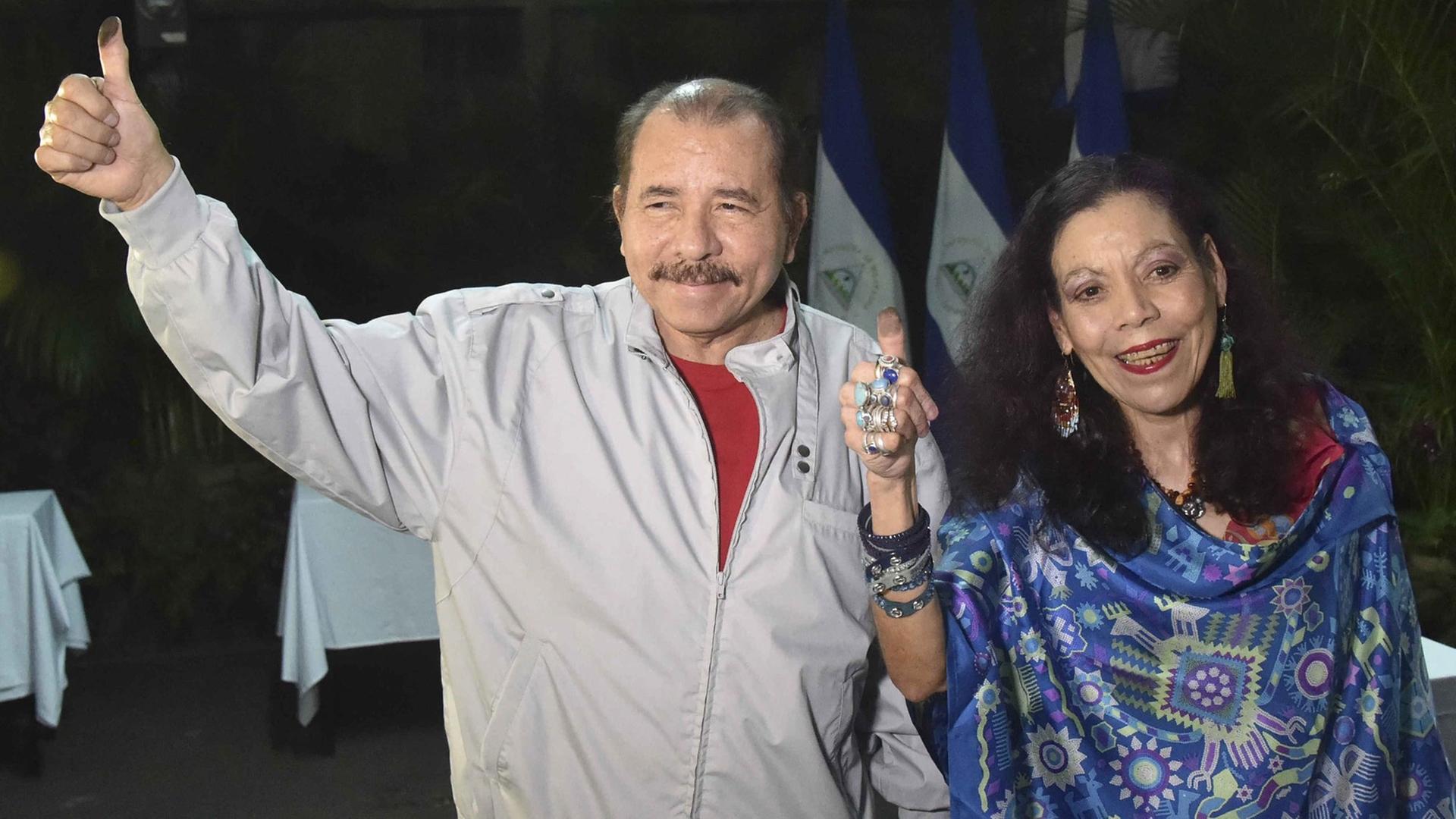 Daniel Ortega mit seiner Frau Rosario Murillo Daniel Ortega mit seiner Frau Rosario Murillo