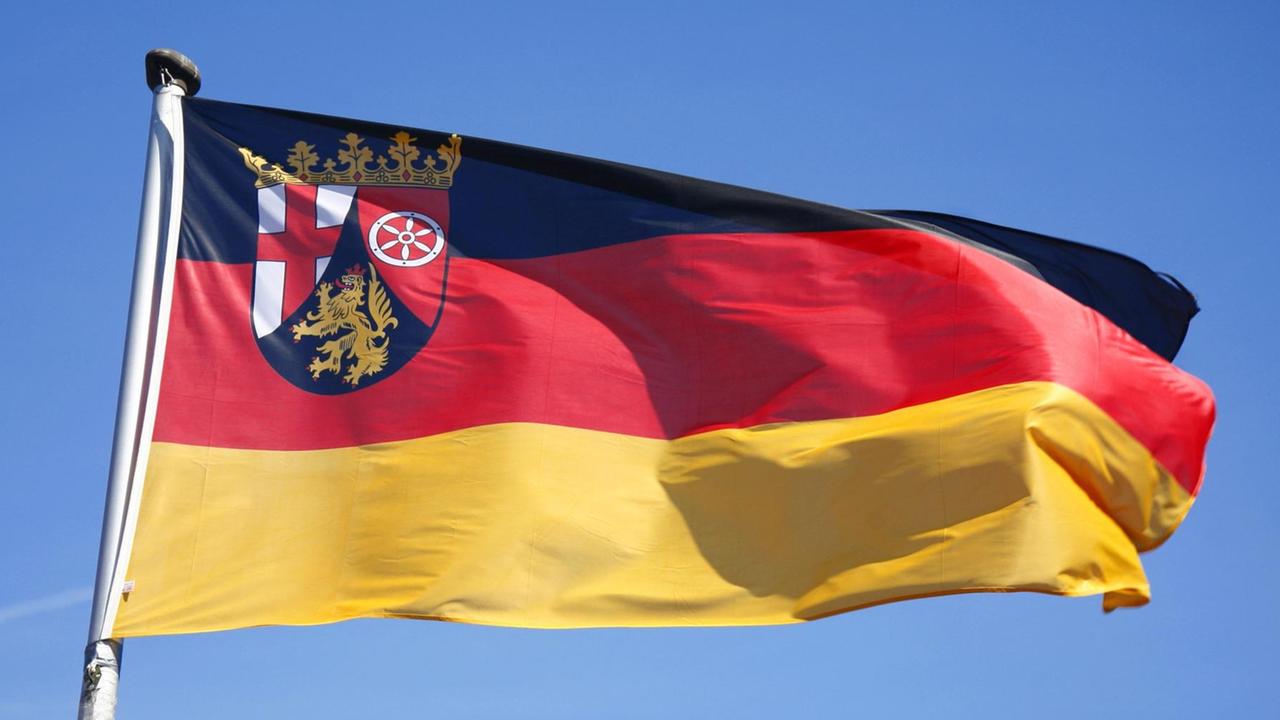 Die Landesdienstflagge von Rheinland-Pfalz Die Landesdienstflagge von Rheinland-Pfalz