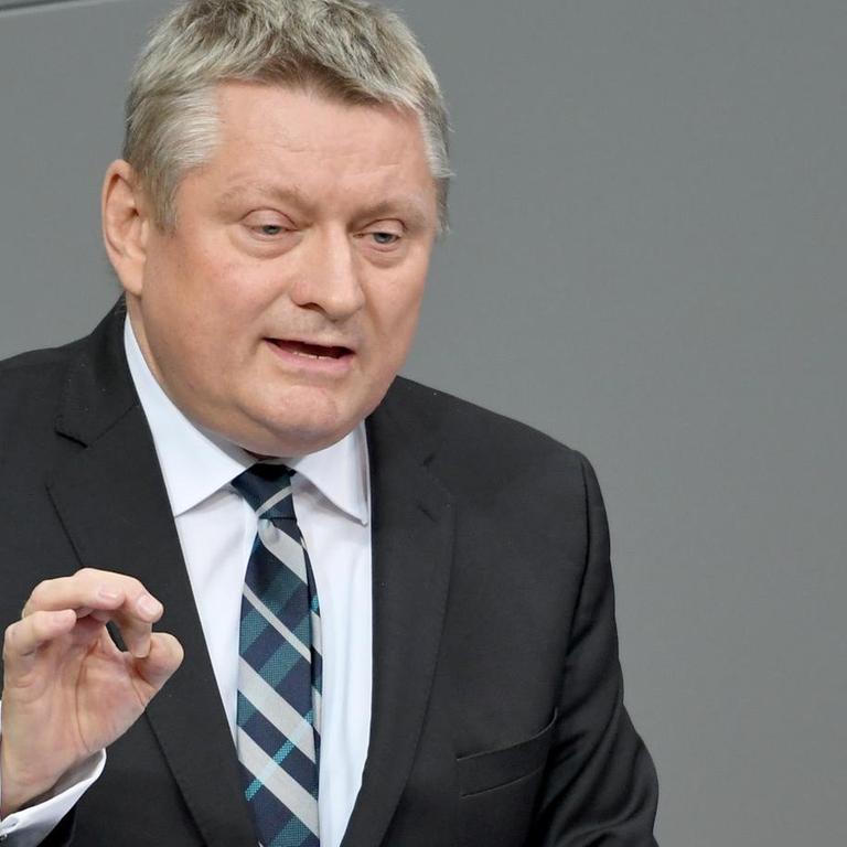 Hermann Gröhe (CDU) spricht im Bundestag