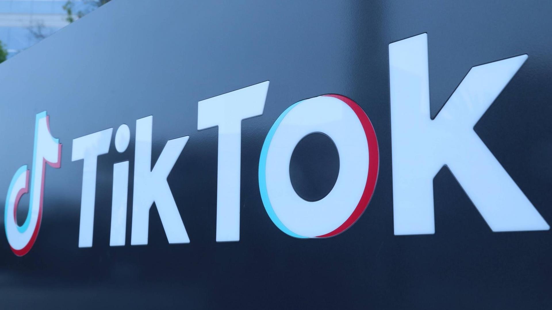 200928 -- CULVER, Sept. 28, 2020 -- Photo taken on Aug. 21, 2020 shows a logo of the video-sharing social networking company TikTok s Los Angeles Office in Culver City, Los Angeles County, the United States. A federal judge on Sunday decided to halt the Trump administration s ban on the popular video-sharing app TikTok, just a few hours before the controversial ban is set to take effect. U.S.-FEDERAL JUDGE-TIKTOK BAN-HALTING Xinhua PUBLICATIONxNOTxINxCHN 200928 -- CULVER, Sept. 28, 2020 -- Photo taken on Aug. 21, 2020 shows a logo of the video-sharing social networking company TikTok s Los Angeles Office in Culver City, Los Angeles County, the United States. A federal judge on Sunday decided to halt the Trump administration s ban on the popular video-sharing app TikTok, just a few hours before the controversial ban is set to take effect. U.S.-FEDERAL JUDGE-TIKTOK BAN-HALTING Xinhua PUBLICATIONxNOTxINxCHN