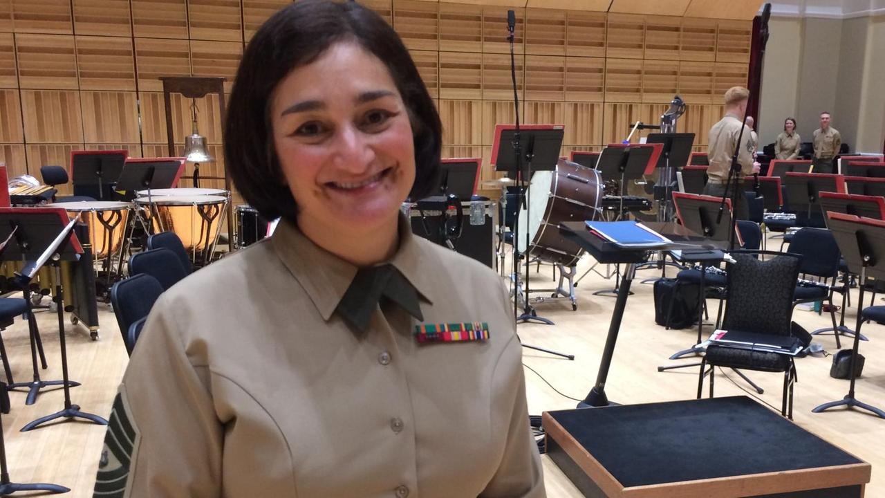 Michelle Urzynecok ist Klarinettistin bei der ältesten Militärband der USA, die sich "The President's Own" nennt. Michelle Urzynecok ist Klarinettistin bei der ältesten Militärband der USA, die sich "The President's Own" nennt.