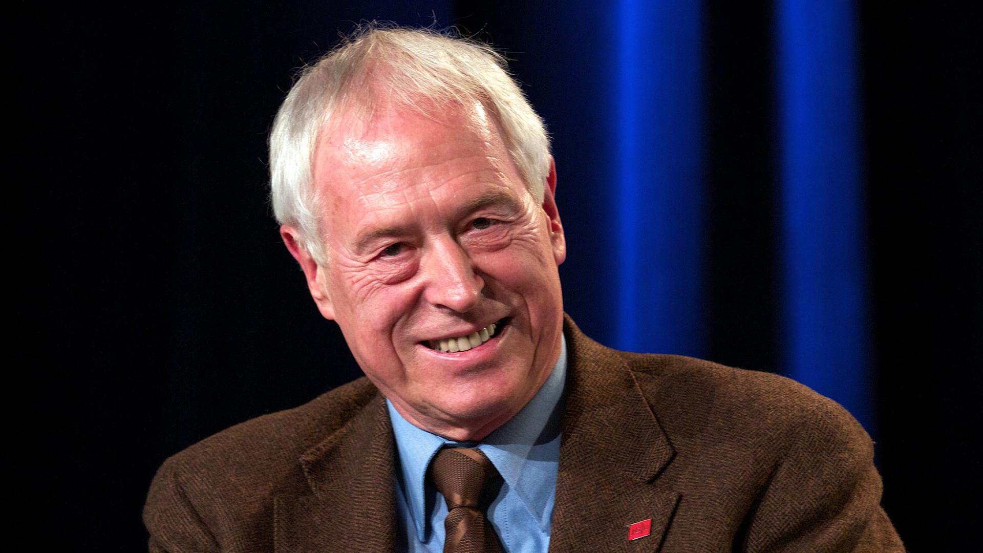 Prof. Jürgen Falter, Politikwissenschaftler, Universität Mainz Prof. Jürgen Falter, Politikwissenschaftler, Universität Mainz