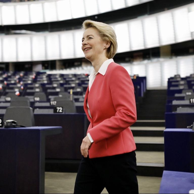 Das Foto zeigt Ursula von der Leyen (CDU) im Europäischen Parlament.