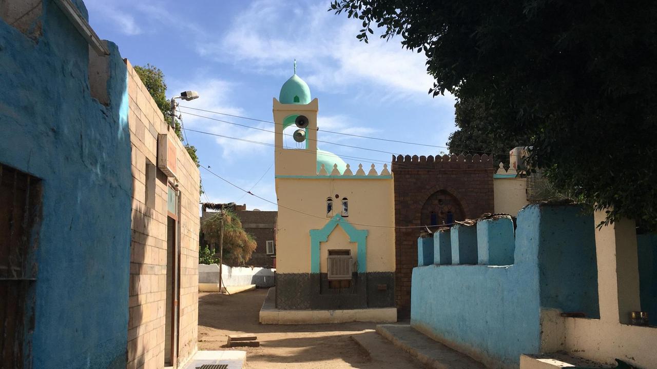 Elmasged Alatek – die Hauptmoschee auf Elephantine Elmasged Alatek – die Hauptmoschee auf Elephantine