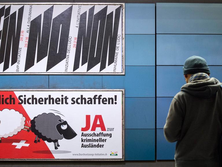 Plakat-Kampagne der Schweizerischen Volkspartei (SVP) zur "Ausschaffung" krimineller Ausländer