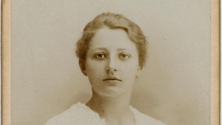 Ein historisches Foto von Fanny zu Reventlow Ein historisches Foto von Fanny zu Reventlow
