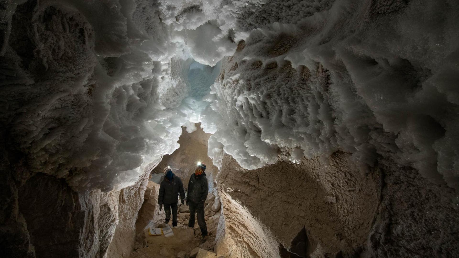 Höhle im Nordosten Grönlands Höhle im Nordosten Grönlands