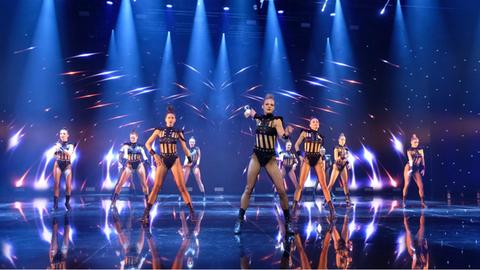 Tänzerinnen des Deutschen Fernsehballetts bei der Aufzeichnung der Show "Das Deutsche Fernsehballett - Die große Show zum Abschied".