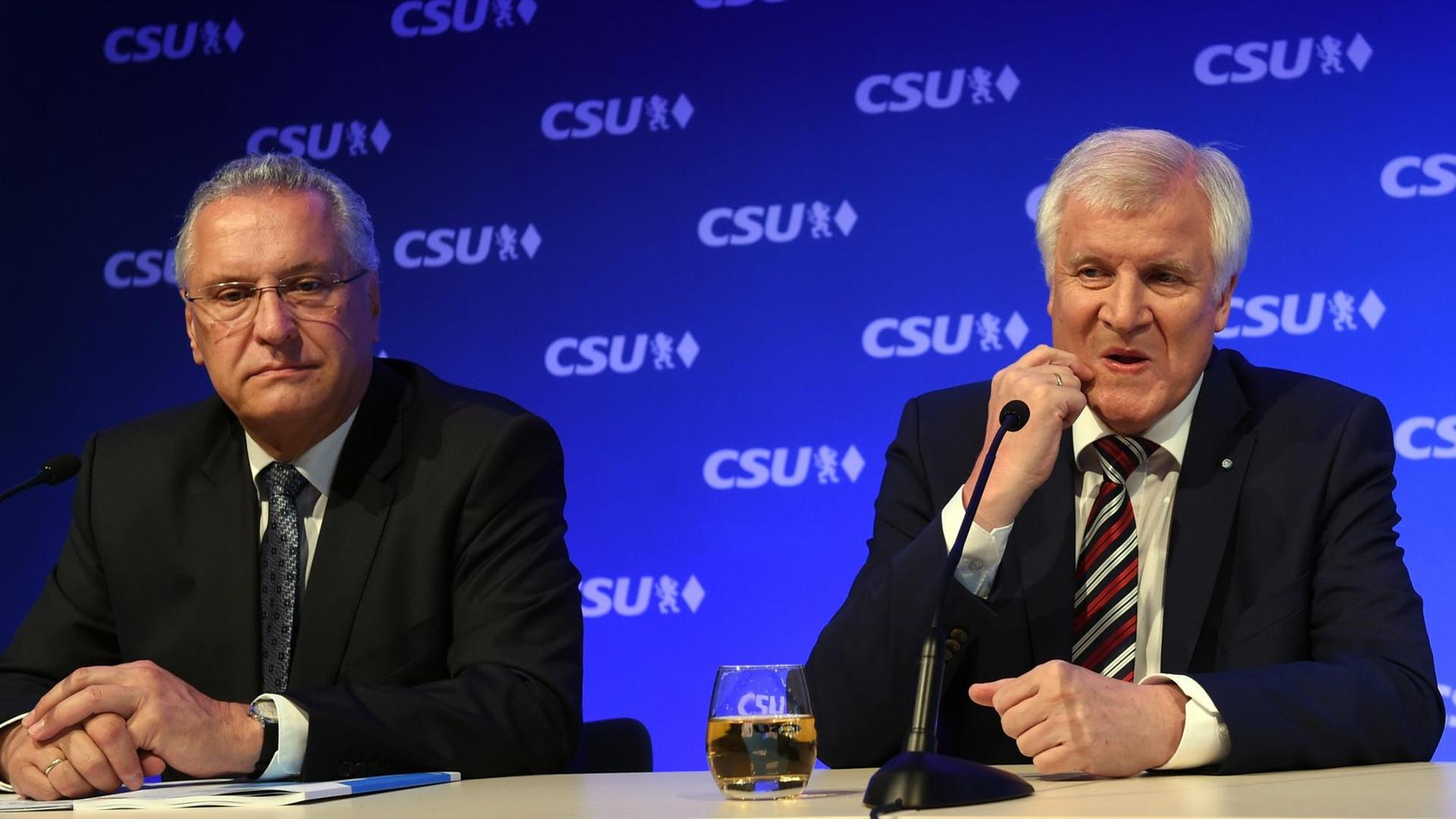 Bundesinnenminister Horst Seehofer und Bayern Innenminister Joachim Herrmann Bundesinnenminister Horst Seehofer und Bayern Innenminister Joachim Herrmann