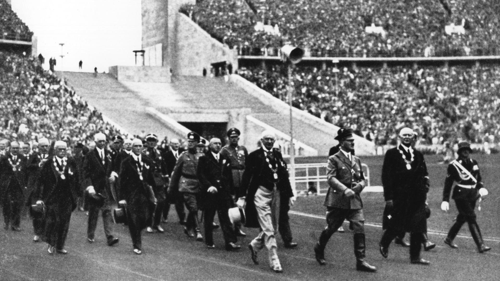 Am 1. August 1936 wurden in Berlin die XI. Olympischen Spiele eröffnet Am 1. August 1936 wurden in Berlin die XI. Olympischen Spiele eröffnet