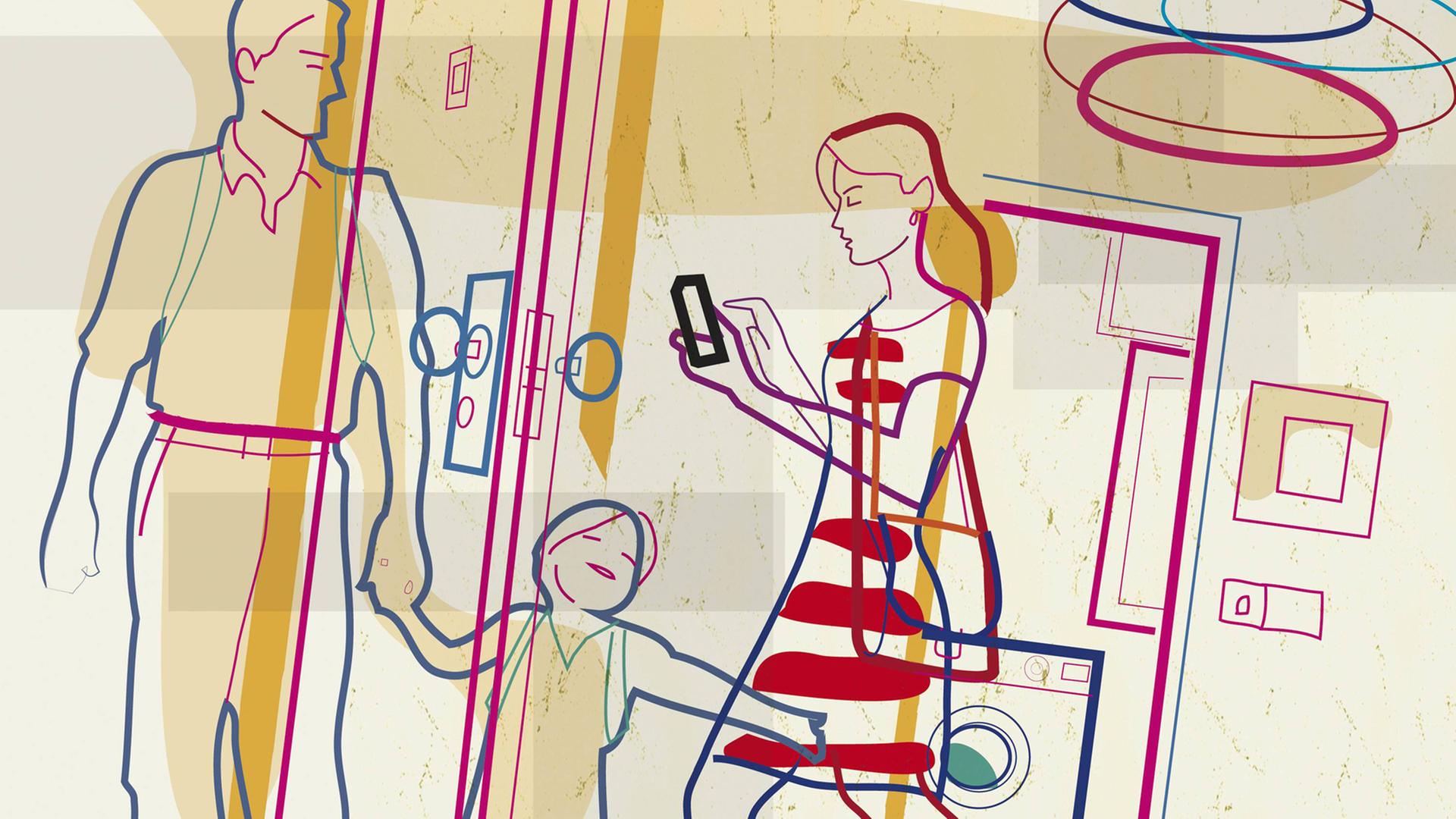 Eine Frau geht mit Smartphone durch die Wohnung. Eine Frau geht mit Smartphone durch die Wohnung.