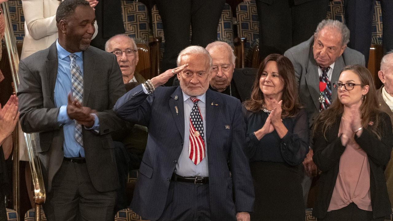 Buzz Aldrin auf der Besuchertribüne bei der "State of the Union Address" des US-Präsidenten am 05.02.2019 Buzz Aldrin auf der Besuchertribüne bei der "State of the Union Address" des US-Präsidenten am 05.02.2019