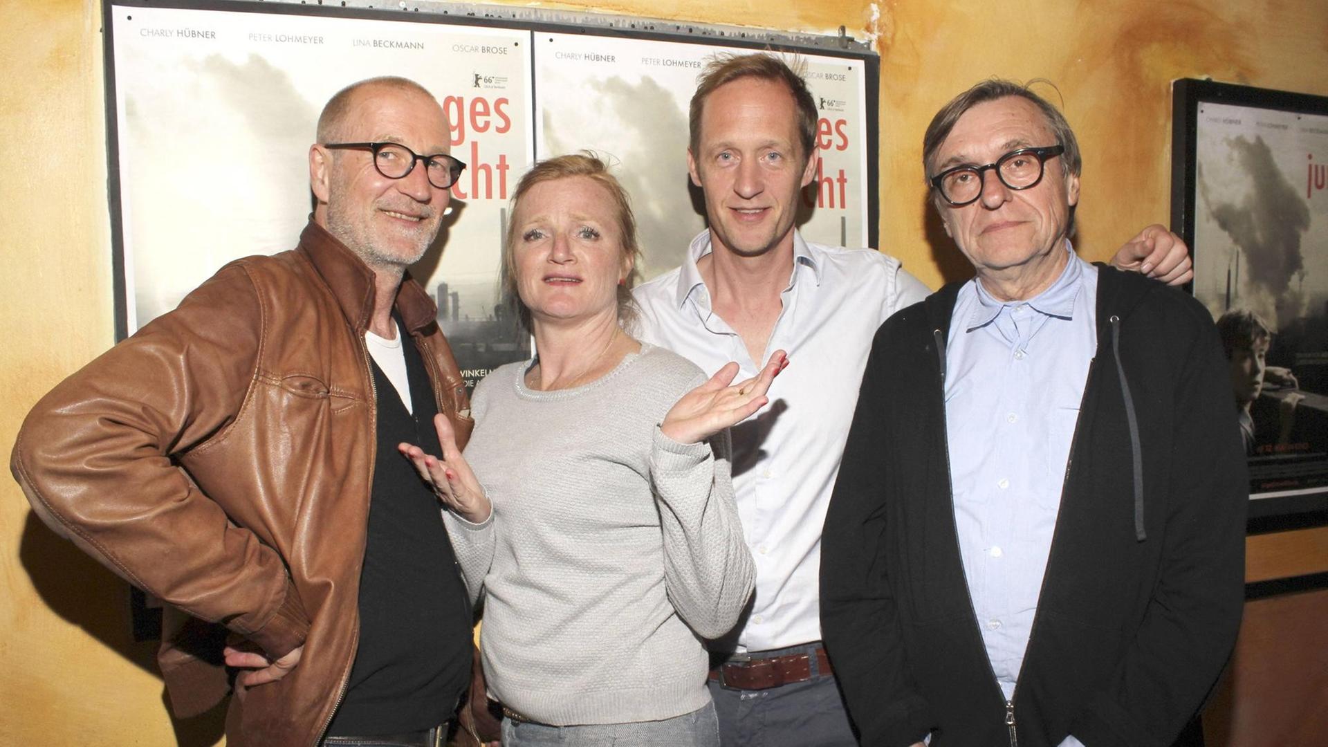 Peter Lohmeyer, Nina Petri, Stephan Kampwirth und Adolf Winkelmann bei der Premiere des Kinofilms Junges Licht im Abaton Cinema Hamburg am 08.05.2016. Peter Lohmeyer, Nina Petri, Stephan Kampwirth und Adolf Winkelmann bei der Premiere des Kinofilms Junges Licht im Abaton Cinema Hamburg am 08.05.2016.