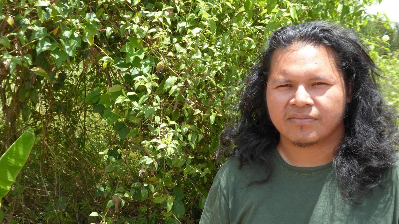 Das Industrieprojekt hat die Gesellschaft in Guayana polarisiert. Junge Amazonas-Indianer wie Christophe Yanuwana Pierre drohen sogar mit Gewalt, um die Mine zu verhindern. Das Industrieprojekt hat die Gesellschaft in Guayana polarisiert. Junge Amazonas-Indianer wie Christophe Yanuwana Pierre drohen sogar mit Gewalt, um die Mine zu verhindern.