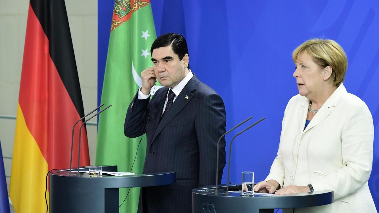 Bundeskanzlerin Angela Merkel und der turkmenische Präsident Gurbanguly Berdimuhamedow. Bundeskanzlerin Angela Merkel und der turkmenische Präsident Gurbanguly Berdimuhamedow.