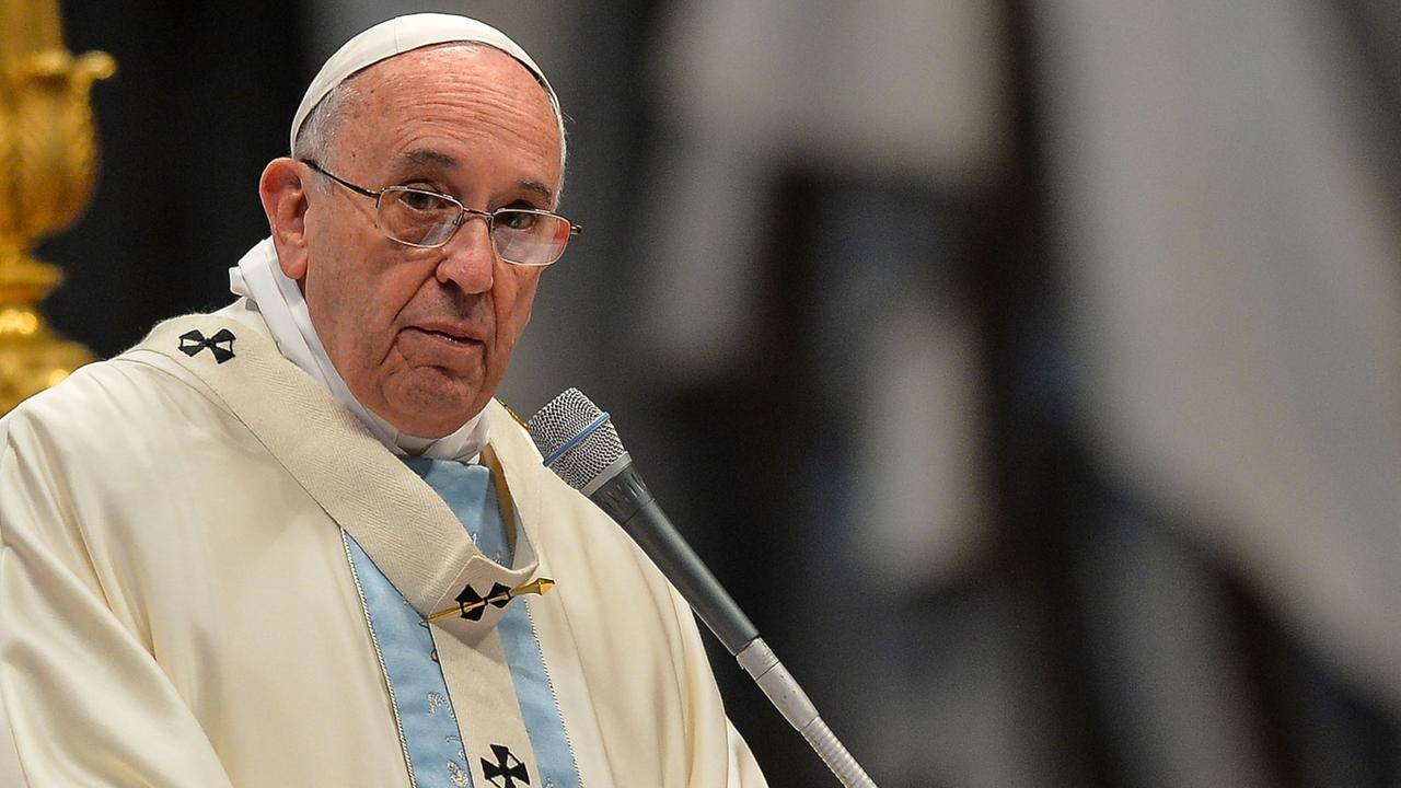Papst Franziskus bei seiner Neujahrspredigt 2015. Papst Franziskus bei seiner Neujahrspredigt 2015.