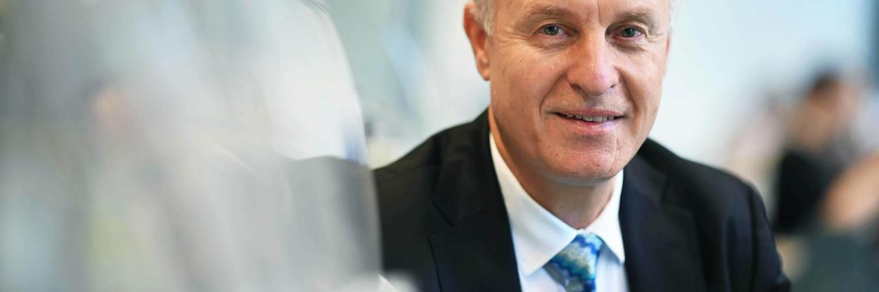Peter Schirmacher, Geschäftsführender Direktor des Pathologischen Instituts am Universitätsklinikum Heidelberg, aufgenommen im Eingangslabor der Pathologie. Peter Schirmacher, Geschäftsführender Direktor des Pathologischen Instituts am Universitätsklinikum Heidelberg, aufgenommen im Eingangslabor der Pathologie.