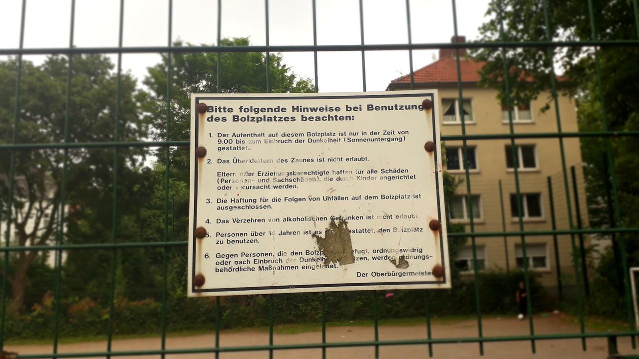 Blick auf den Bolzplatz in der Olgastraße in Gelsenkirchen. Blick auf den Bolzplatz in der Olgastraße in Gelsenkirchen.