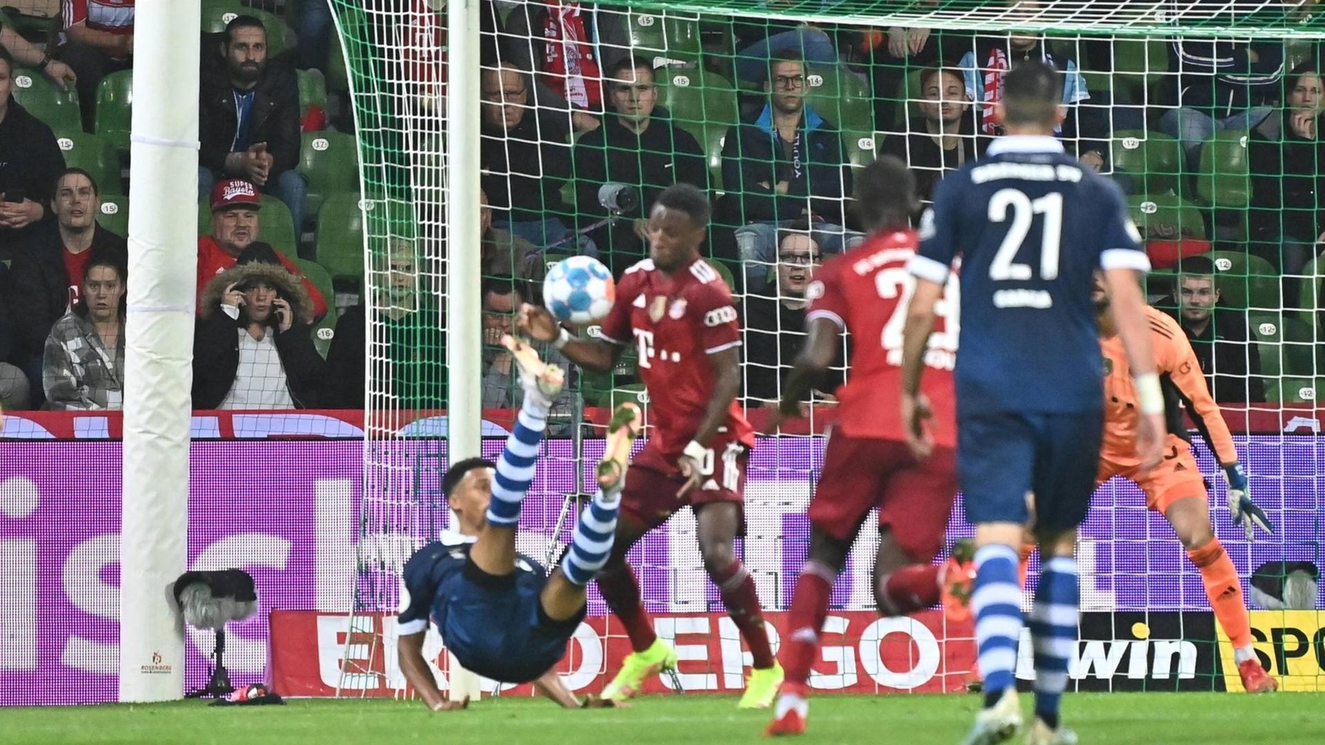 Der FC Bayern spielt gegen den Bremer SV Der FC Bayern spielt gegen den Bremer SV