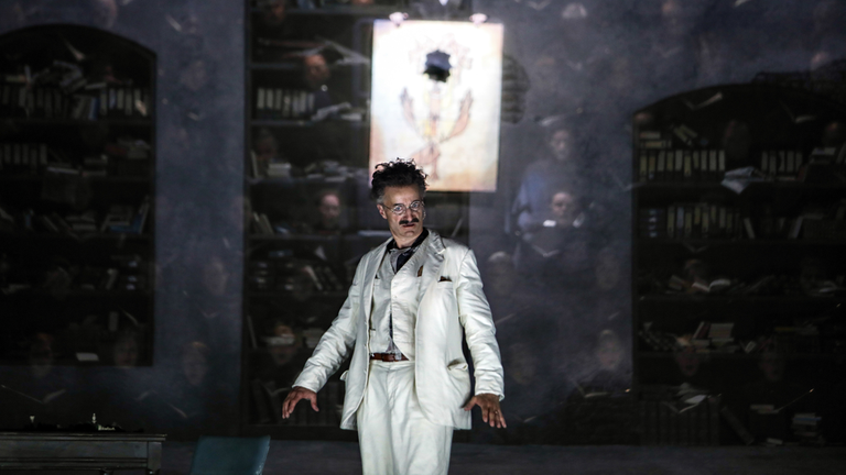 Szenenfoto aus 'Benjamin' an der Staatsoper Hamburg Szenenfoto aus 'Benjamin' an der Staatsoper Hamburg